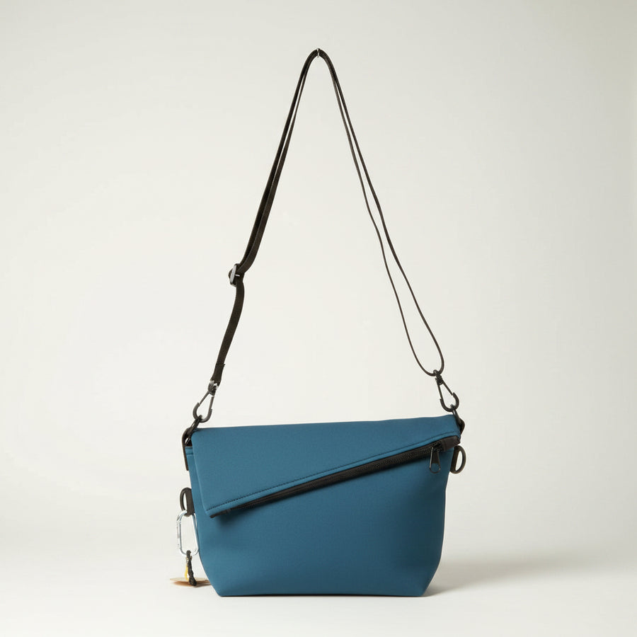 Bandolera Thais «Neopreno azul petróleo» de Vitanguera